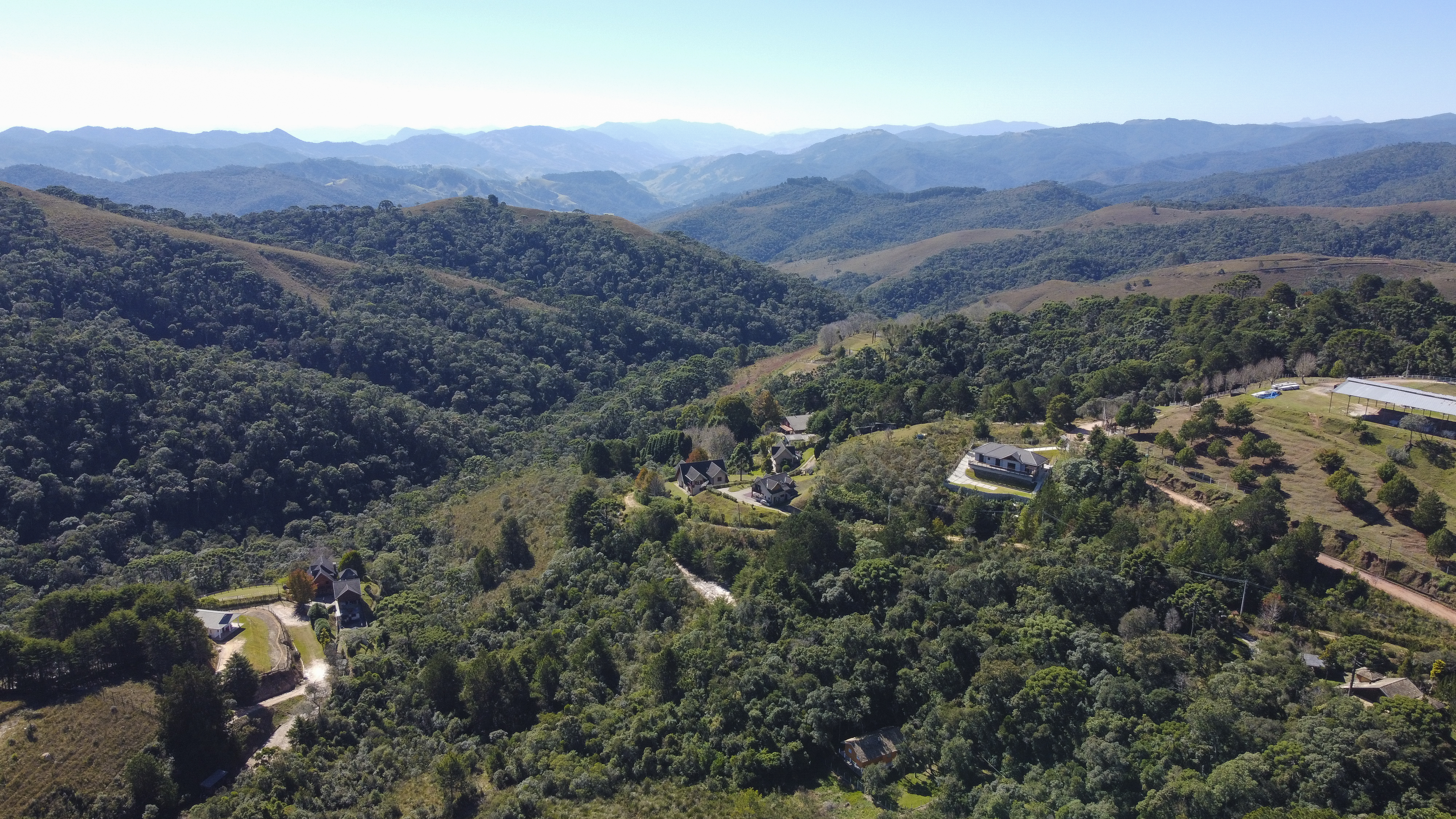 Vale e serra da Mantiqueira em Campos do Jordão