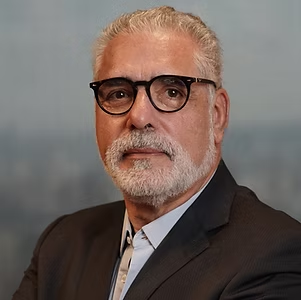 José Roberto Neves Amorim, Leiloeiro Oficial